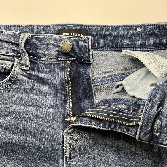 True Religion Riley Knee Shorts Size 25W - Picture 16 of 16